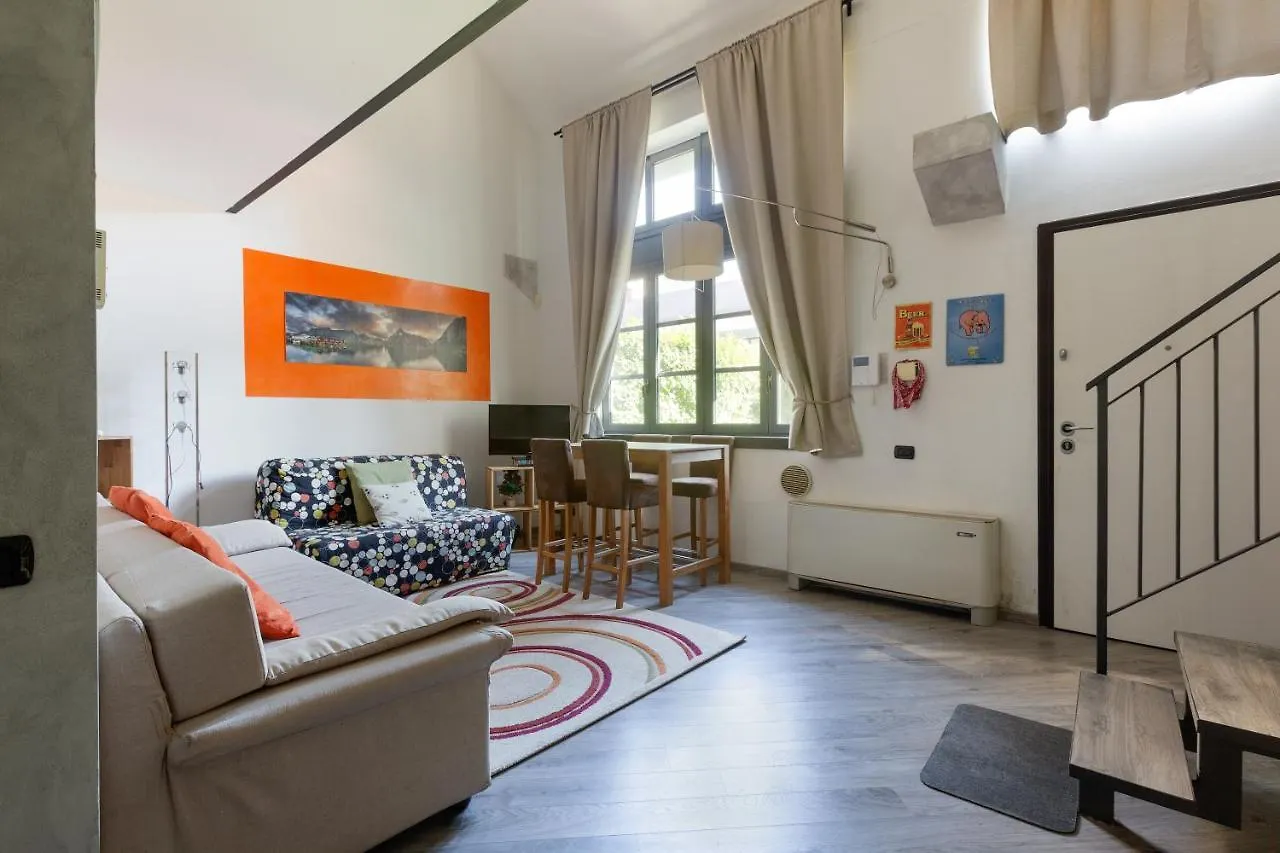 Guesthost - Milano Vigentino Loft With Terrace Apartment 0*, Milan Italy